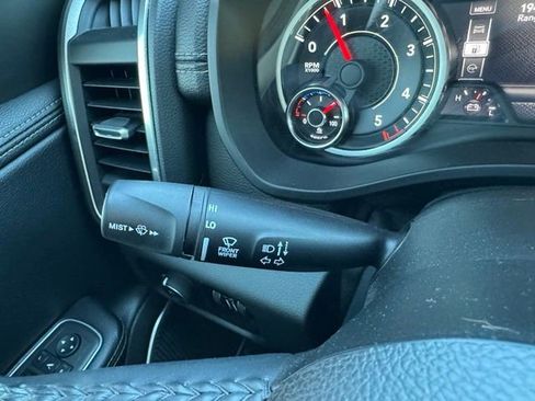 Used 2022 RAM 1500 Laramie AWD/4WD image 22
