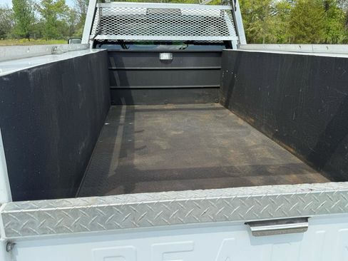 Used 2023 RAM 3500 Tradesman w/ Chrome Appearance Group AWD/4WD image 10