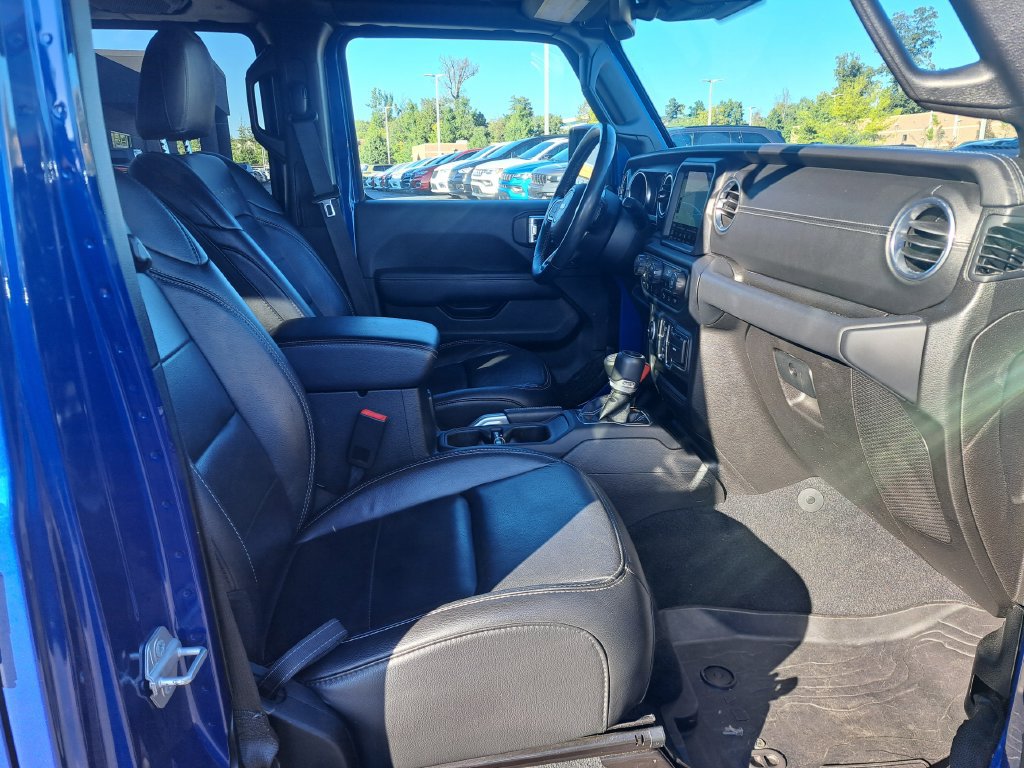 Used 2019 Jeep Wrangler Unlimited Sahara AWD/4WD image 32