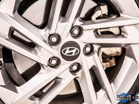 Used 2025 Hyundai Tucson SE image 40