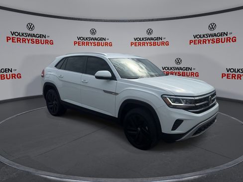 Used 2023 Volkswagen Atlas Cross Sport SE image 2