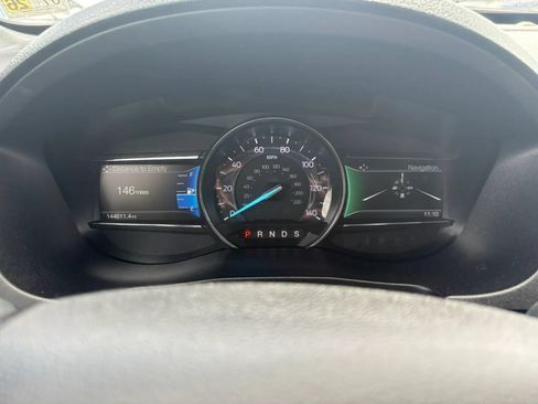 Used 2018 Ford Explorer XLT w/ Equipment Group 201A FWD image 16