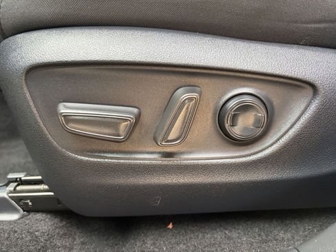 Used 2025 Toyota RAV4 XLE image 23