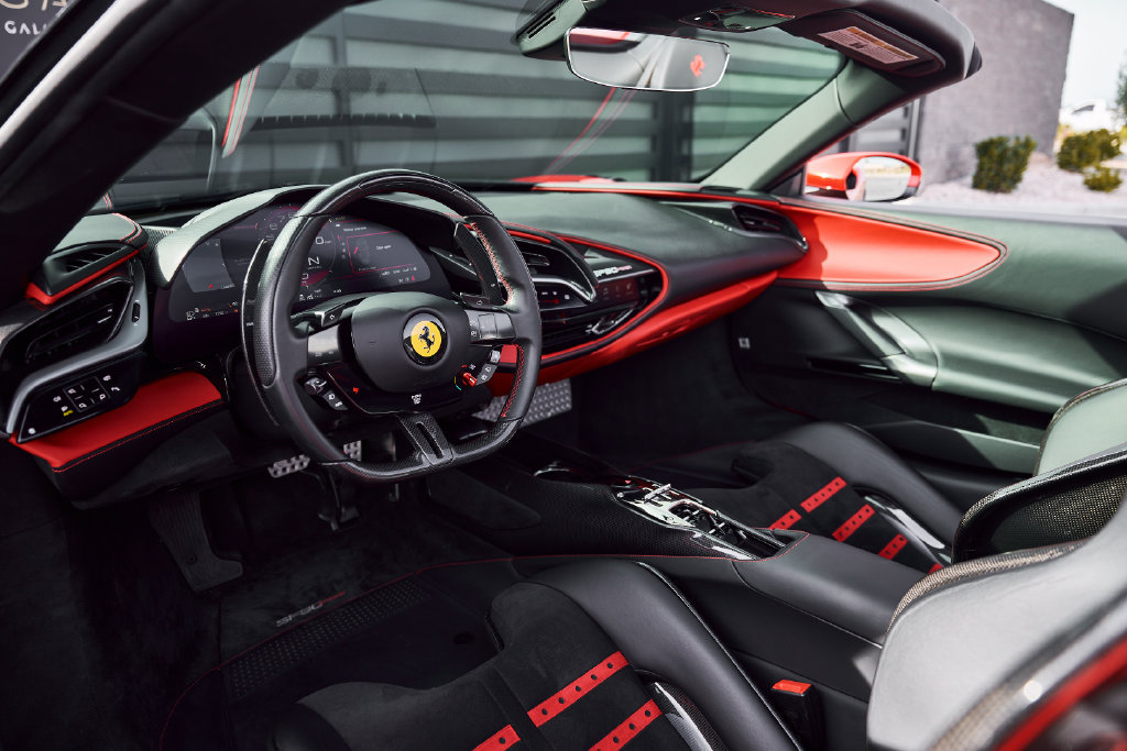 Used 2022 Ferrari SF90 Spider AWD/4WD image 2
