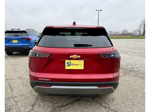 New 2026 Chevrolet Equinox LT w/ Safety and Technology Package FWD image 7