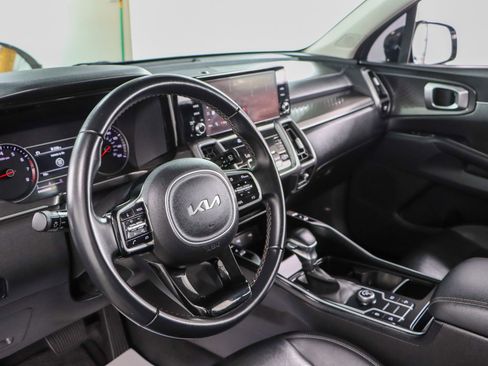 Used 2022 Kia Sorento S w/ Panoramic Sunroof Package FWD image 23