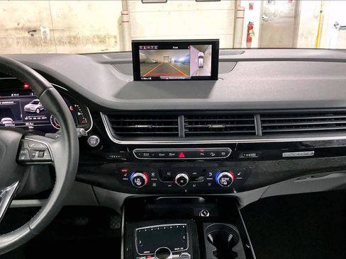 Used 2019 Audi Q7 3.0T Premium Plus w/ Premium Plus Package AWD/4WD image 7