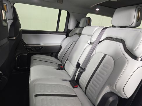 Used 2023 Rivian R1S Adventure image 21