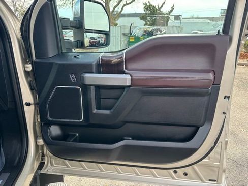 Used 2017 Ford F350 Platinum w/ Platinum Ultimate Package image 29