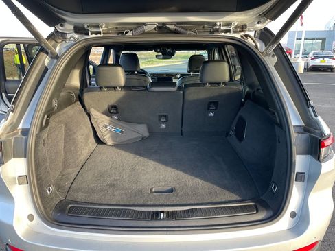 Used 2024 Jeep Grand Cherokee Trailhawk image 12