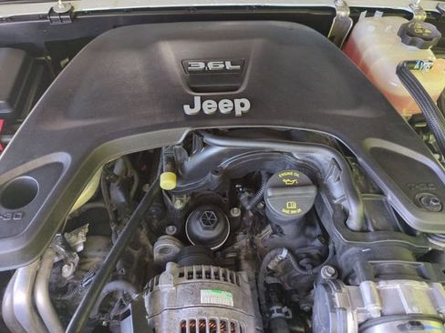 Used 2018 Jeep Wrangler Unlimited Sport S AWD/4WD image 20