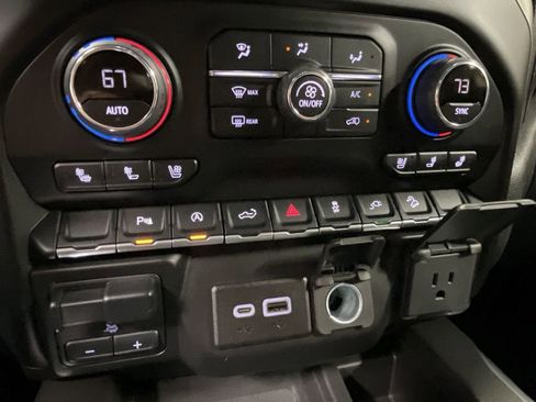 Used 2022 Chevrolet Silverado 1500 LTZ image 18