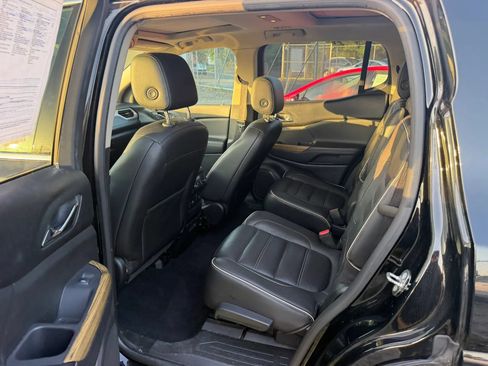 Used 2017 GMC Acadia Denali w/ Technology Package AWD/4WD image 15