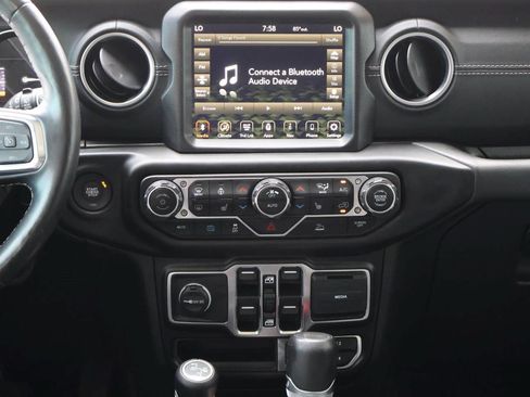 Used 2023 Jeep Wrangler Unlimited Sahara w/ Cold Weather Group AWD/4WD image 15