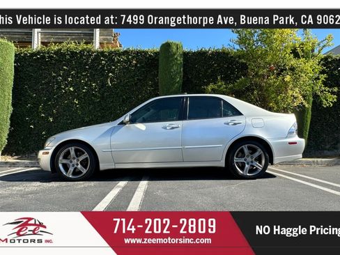 Used 2004 Lexus IS 300 RWD image 11