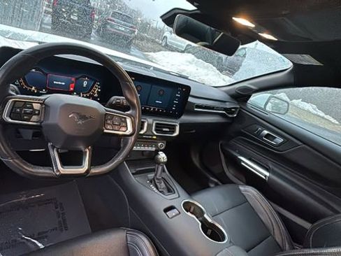 Used 2024 Ford Mustang Premium image 8