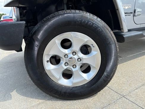 Used 2013 Jeep Wrangler Unlimited Sahara w/ Connectivity Group AWD/4WD image 51
