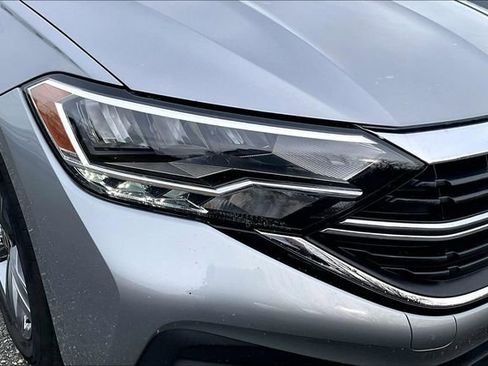 Used 2024 Volkswagen Jetta SE image 28