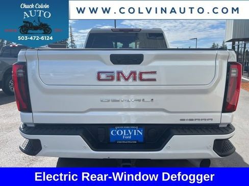 Used 2024 GMC Sierra 3500 Denali w/ Technology Package AWD/4WD image 9
