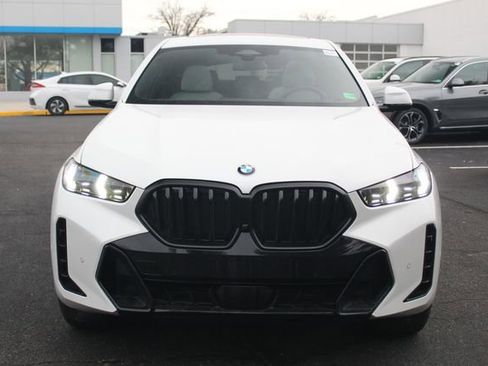New 2026 BMW X6 xDrive40i w/ Climate Comfort Package image 2