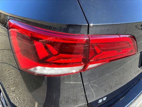 Used 2022 Volkswagen Taos SE w/ Panoramic Sunroof Package image 34