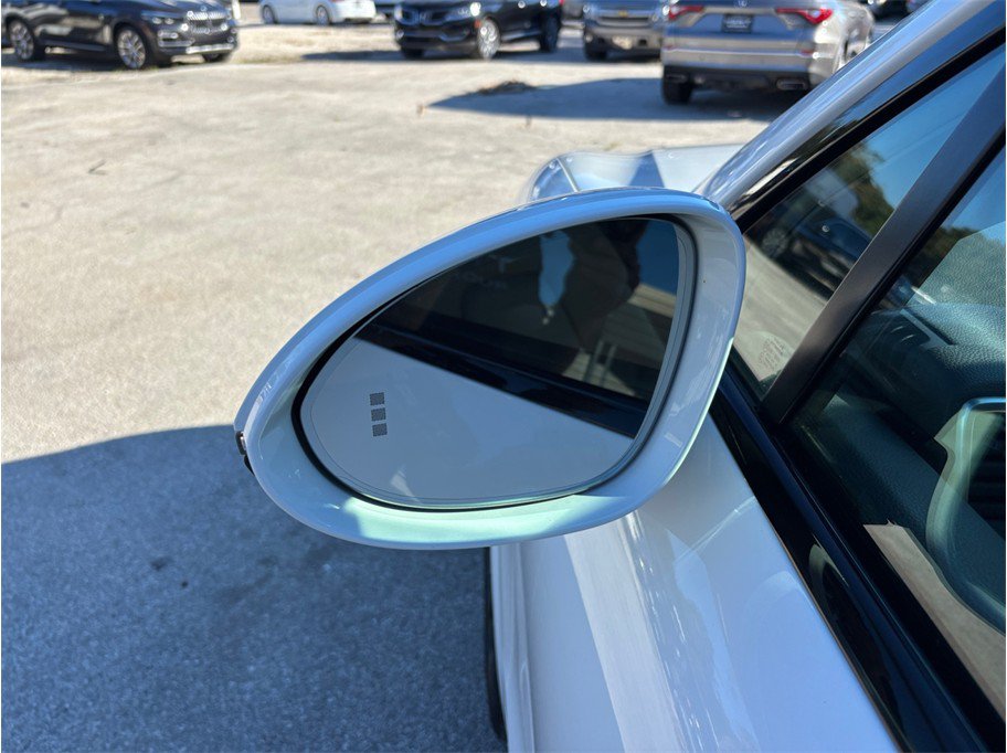 Used 2019 Porsche Cayenne w/ Premium Package AWD/4WD image 19