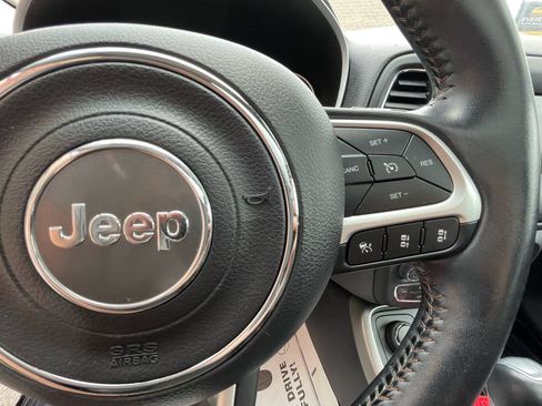 Used 2020 Jeep Compass Latitude AWD/4WD image 13
