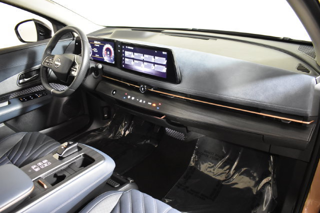 Certified 2024 Nissan Ariya AWD image 38