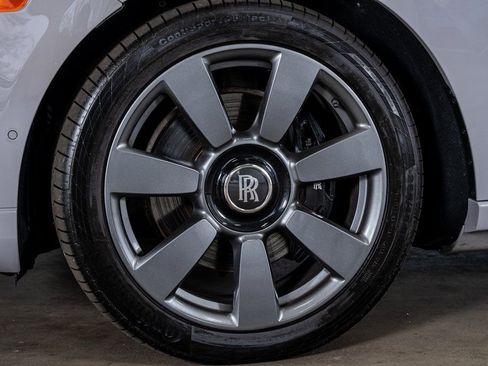 Used 2022 Rolls-Royce Cullinan image 11