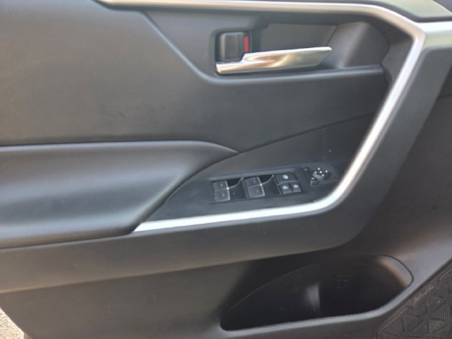 Used 2024 Toyota RAV4 XLE AWD/4WD image 15