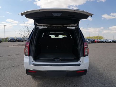 Used 2022 Chevrolet Suburban RST w/ Luxury Package AWD/4WD image 14
