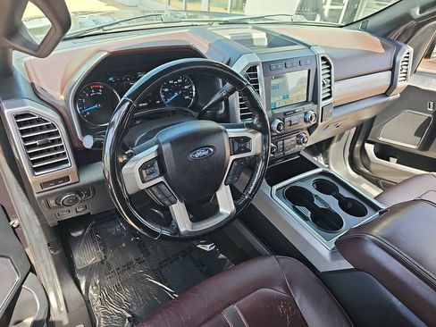 Used 2017 Ford F250 Platinum w/ Platinum Ultimate Package AWD/4WD image 25