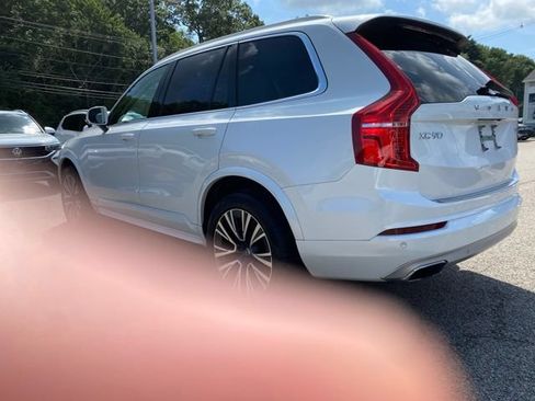 Used 2021 Volvo XC90 T6 Momentum w/ Climate Package AWD/4WD image 4