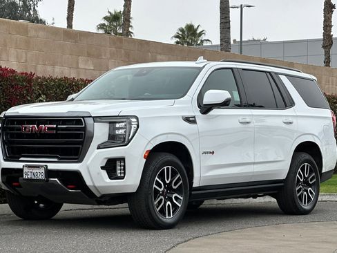 Used 2023 GMC Yukon AT4 w/ AT4 Premium Package image 8