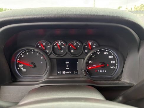 Used 2025 Chevrolet Silverado 1500 Custom Trail Boss w/ Turbomax Blackout Package AWD/4WD image 31