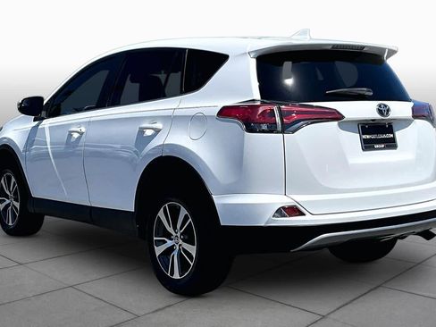 Used 2018 Toyota RAV4 XLE FWD image 10
