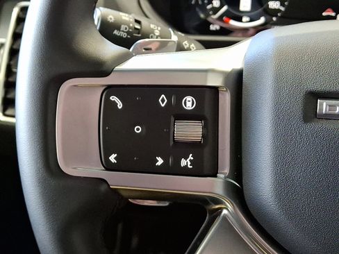 Certified 2025 Land Rover Discovery Dynamic SE image 21