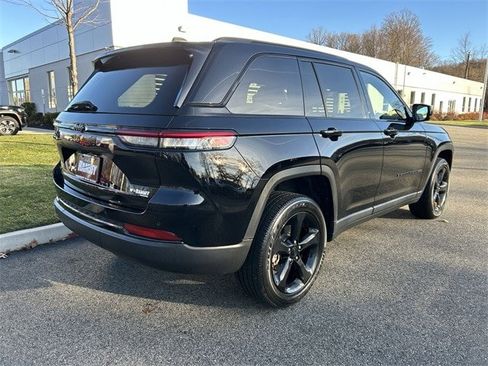 Certified 2023 Jeep Grand Cherokee Altitude image 8