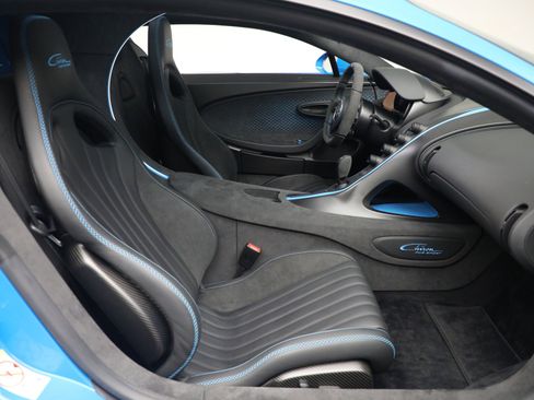 Used 2021 Bugatti Chiron Pur Sport image 22