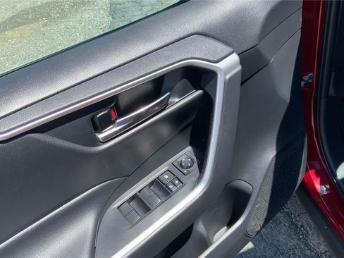 Used 2019 Toyota RAV4 XLE AWD/4WD image 20