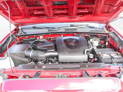 Used 2020 Toyota Tacoma TRD Sport w/ Technology Package RWD image 28