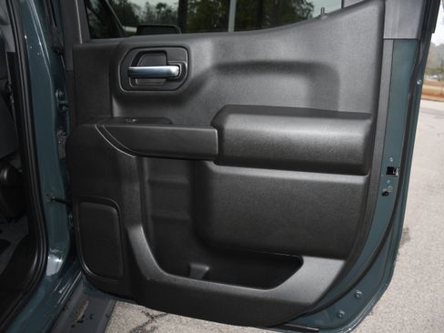 Used 2025 Chevrolet Silverado 1500 Custom Trail Boss image 18