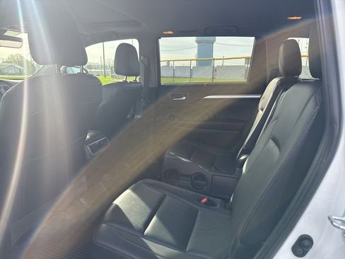 Used 2019 Toyota Highlander XLE image 9