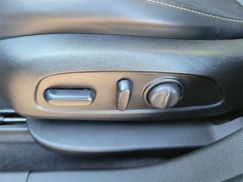 Used 2019 GMC Acadia SLT image 17