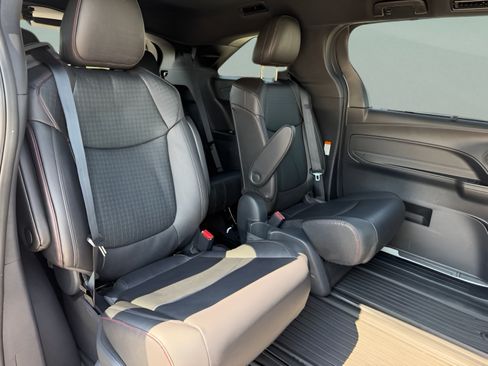 Used 2025 Toyota Sienna XSE w/ XSE Plus Package AWD/4WD image 28