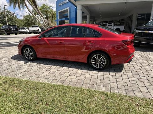 Used 2024 Kia Forte LXS FWD image 32