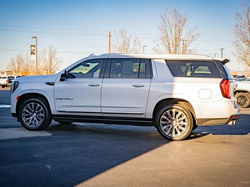 Used 2021 GMC Yukon XL Denali image 10