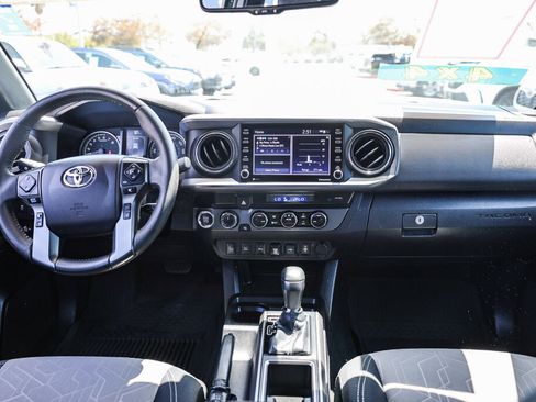 Certified 2021 Toyota Tacoma TRD Off-Road w/ Technology Package AWD/4WD image 2