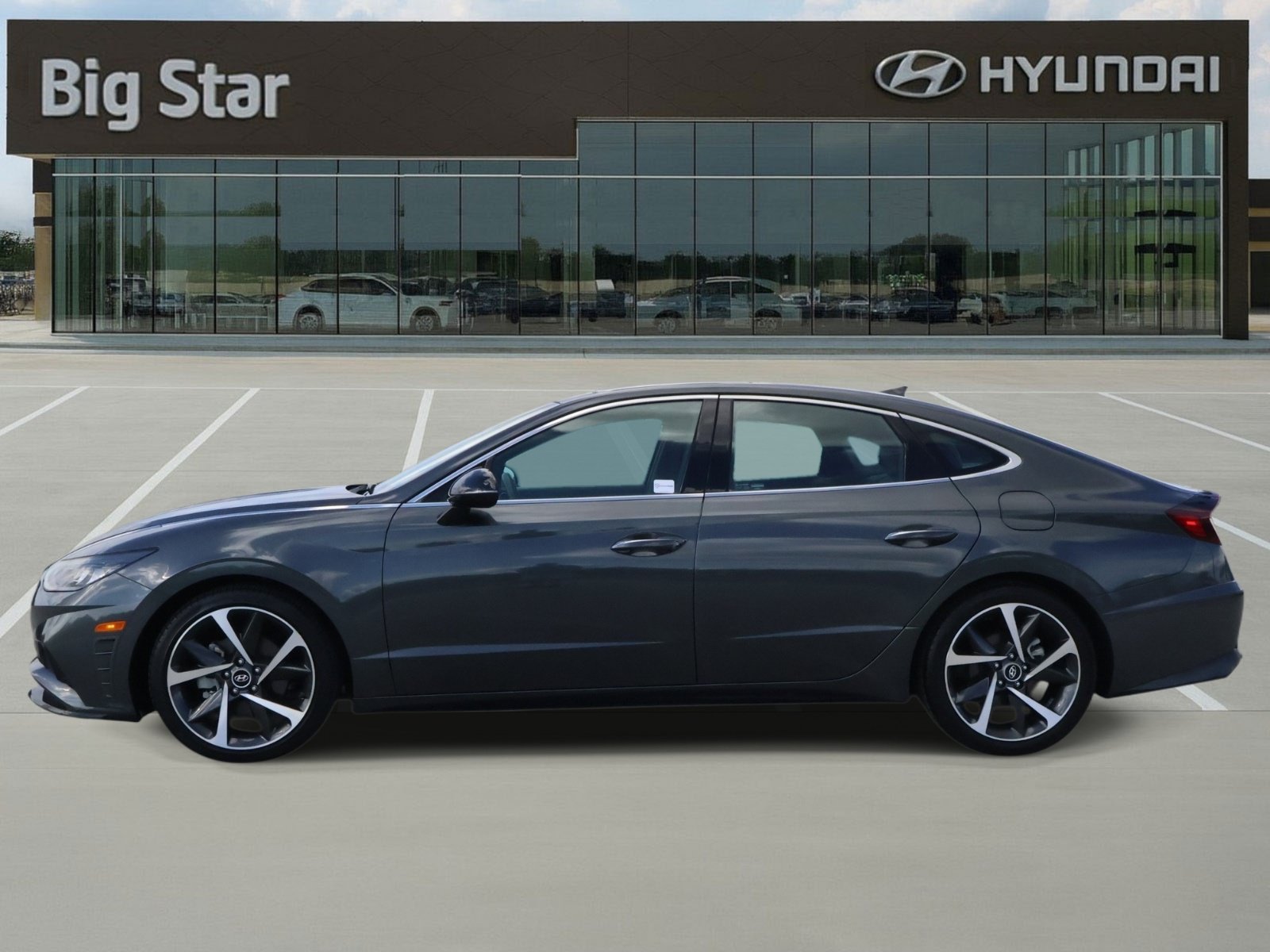 Used 2022 Hyundai Sonata SEL Plus w/ Cargo Package FWD image 2