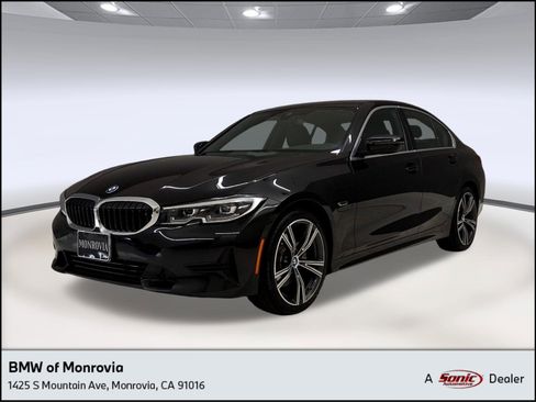 Used 2022 BMW 330e w/ Driving Assistance Package RWD image 1
